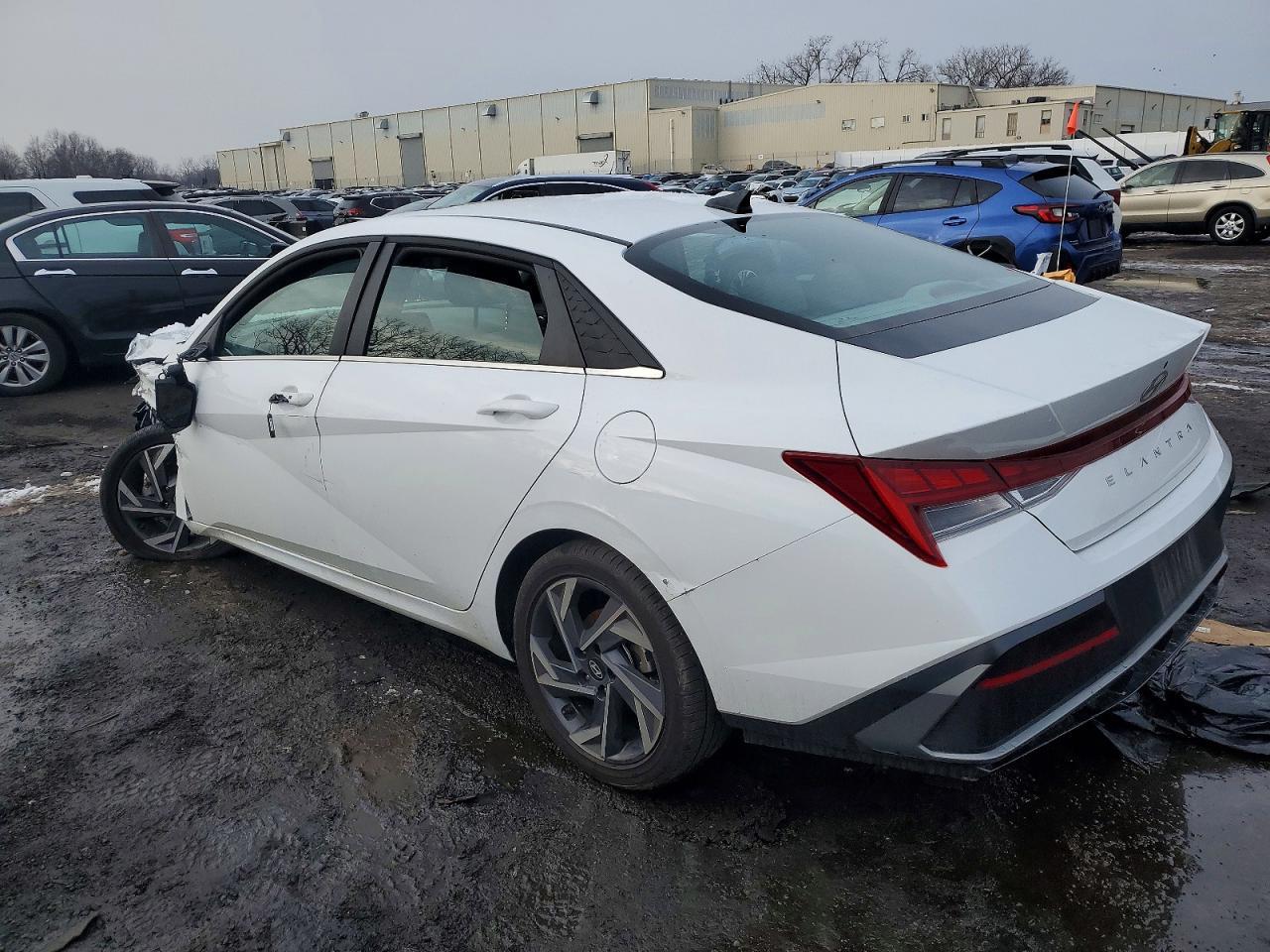 2025 Hyundai Elantra Sel - Image 2