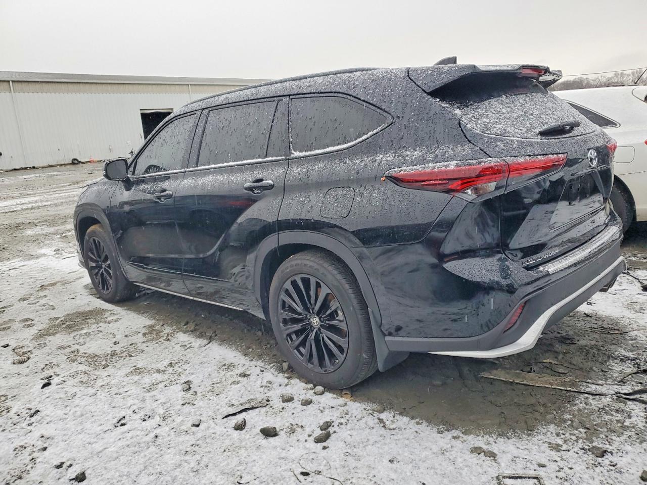 2024 Toyota Highlander Le - Фото 2