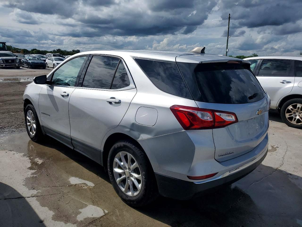 2020 Chevrolet Equinox Lt - Image 2