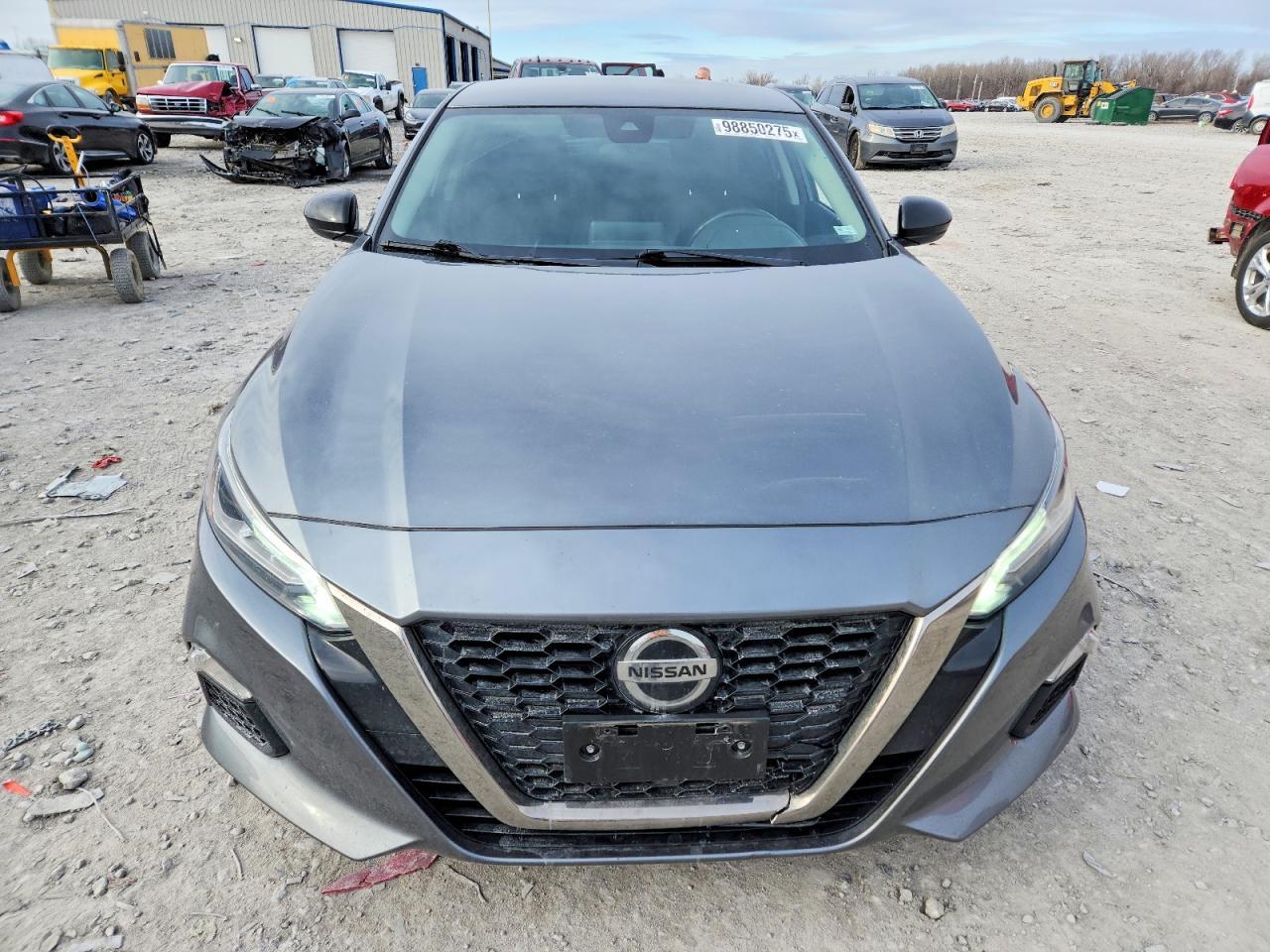2022 Nissan Altima Sr - Image 5