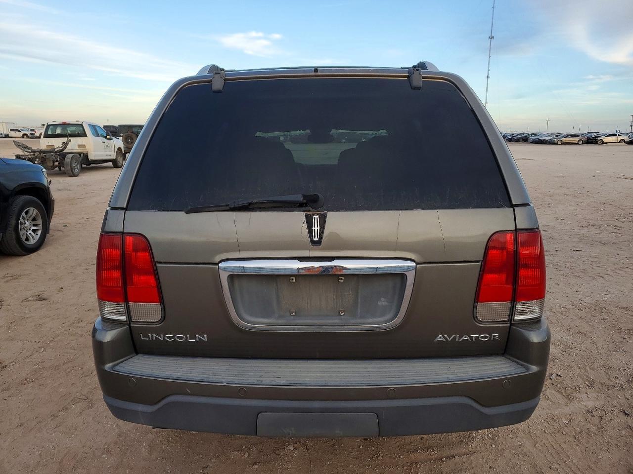 2004 Lincoln Aviator - Image 6