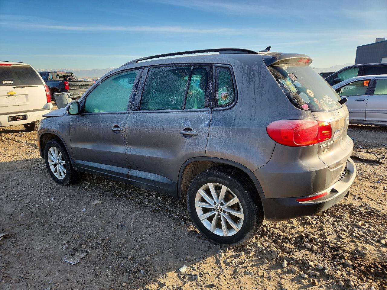 2015 Volkswagen Tiguan S - Фото 2