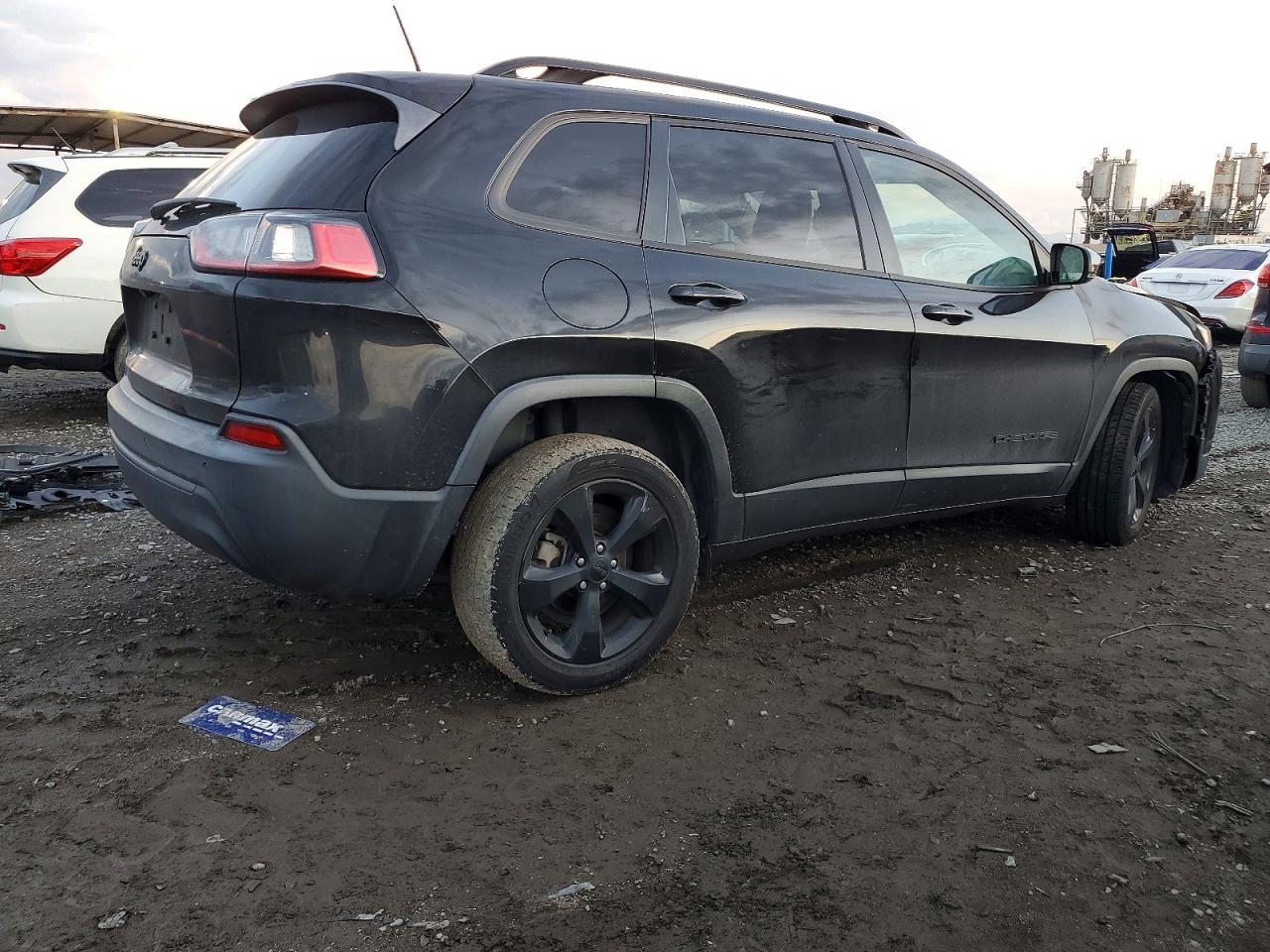 2020 Jeep Cherokee Latitude Plus - Фото 3