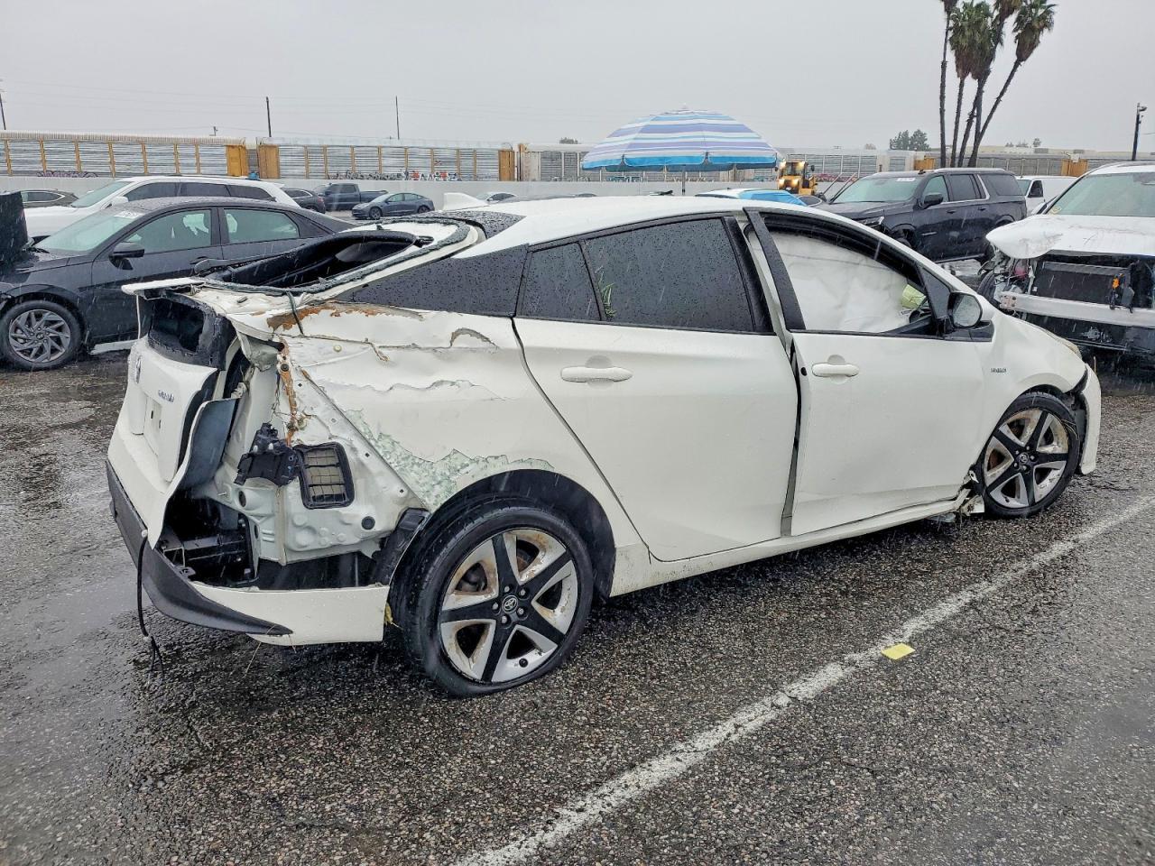 2016 Toyota Prius - Image 3