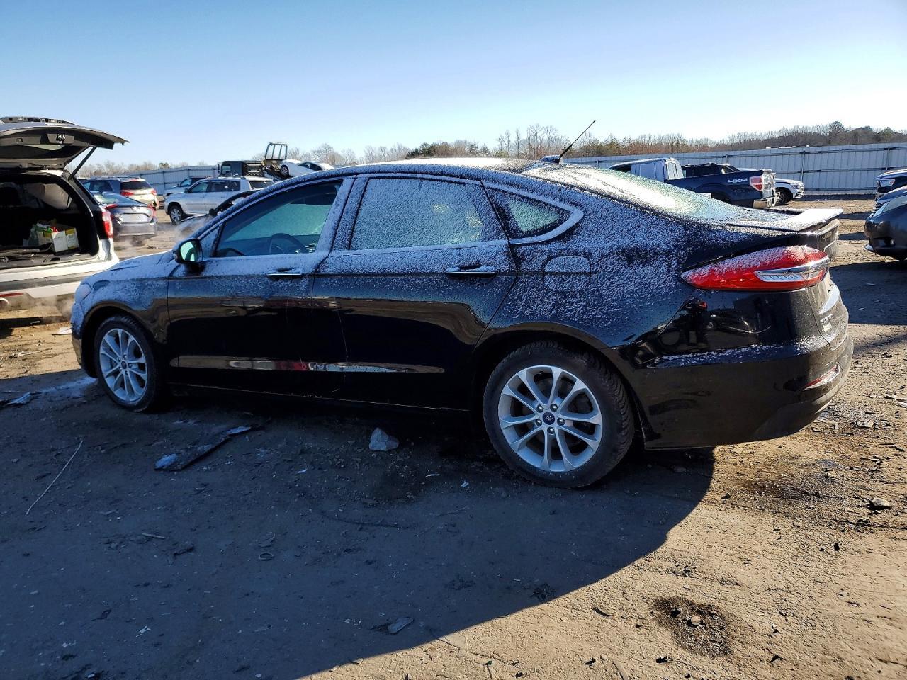 2020 Ford Fusion Titanium - Image 2