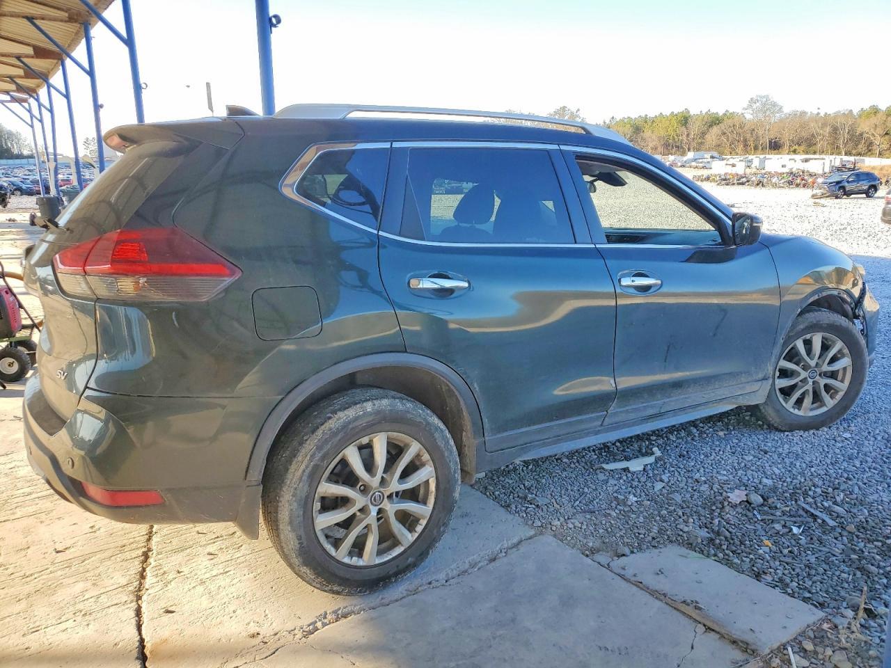 2019 Nissan Rogue S - Image 3