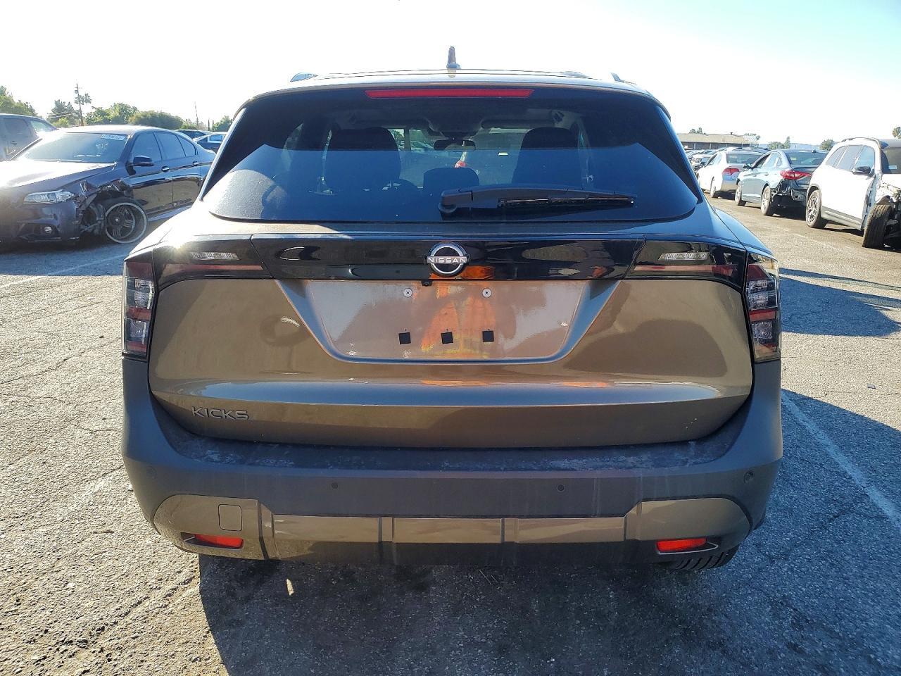 2025 Nissan Kicks Sv - Image 6
