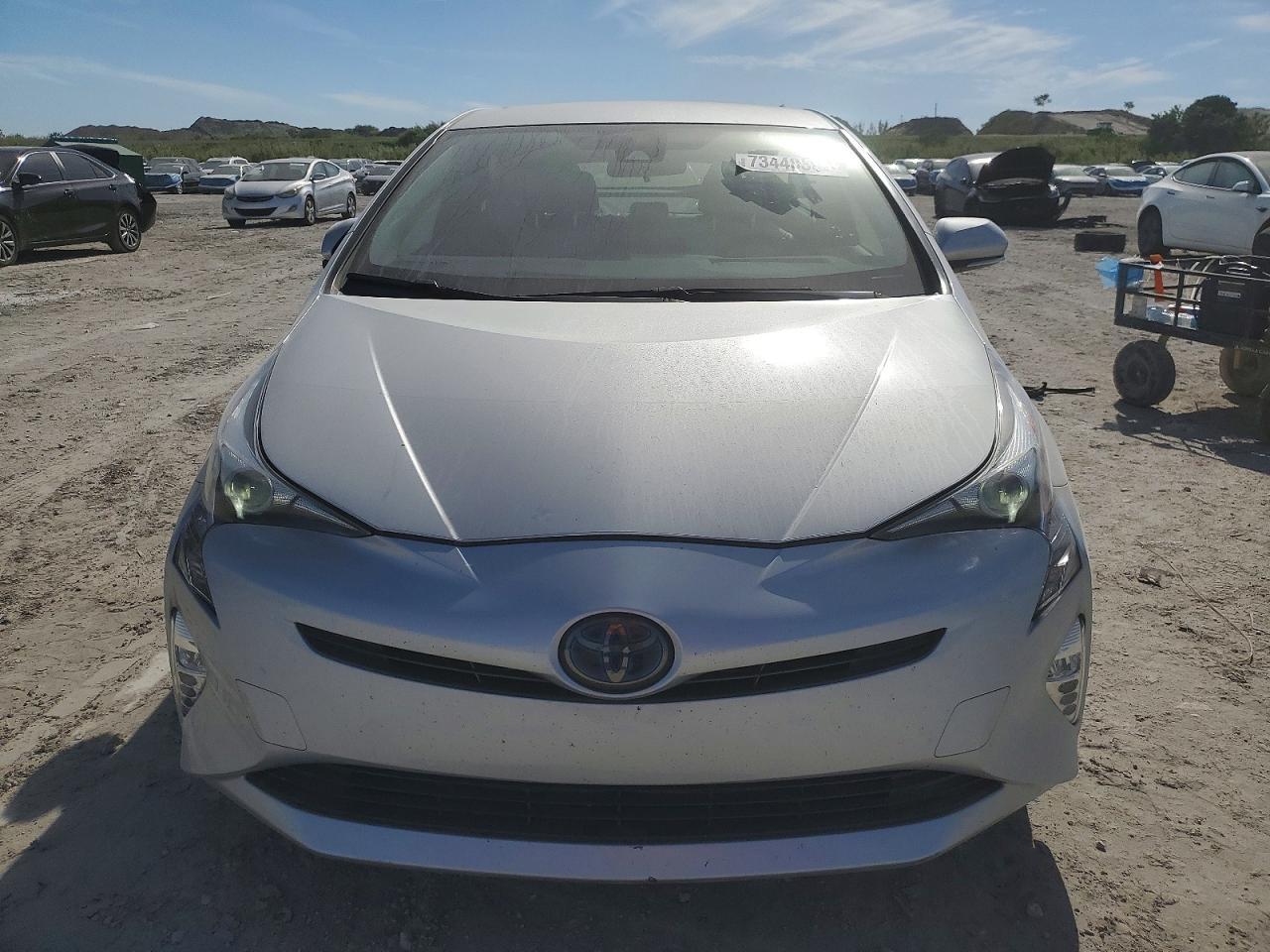 2016 Toyota Prius - Image 5