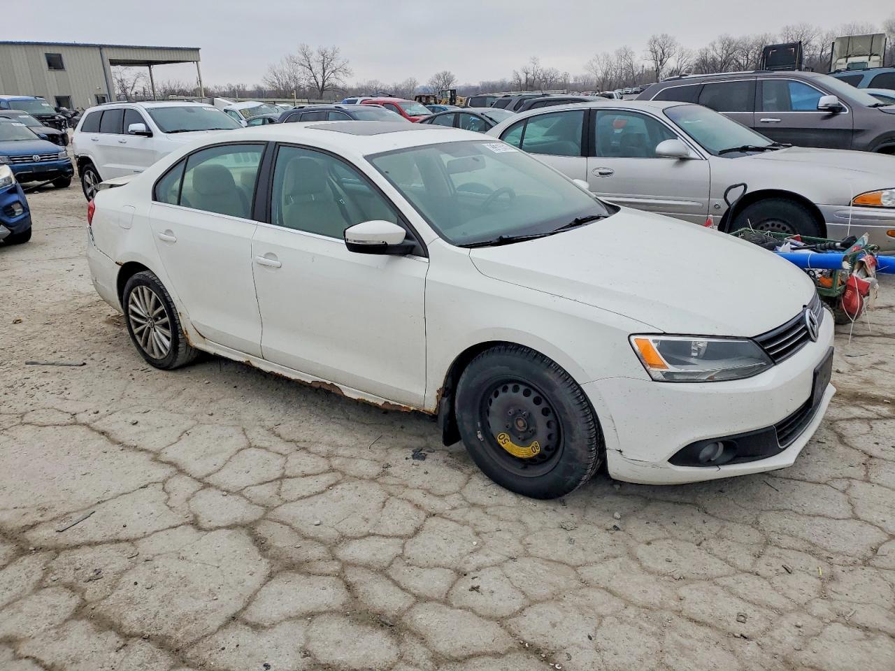 2011 Volkswagen Jetta - Image 4