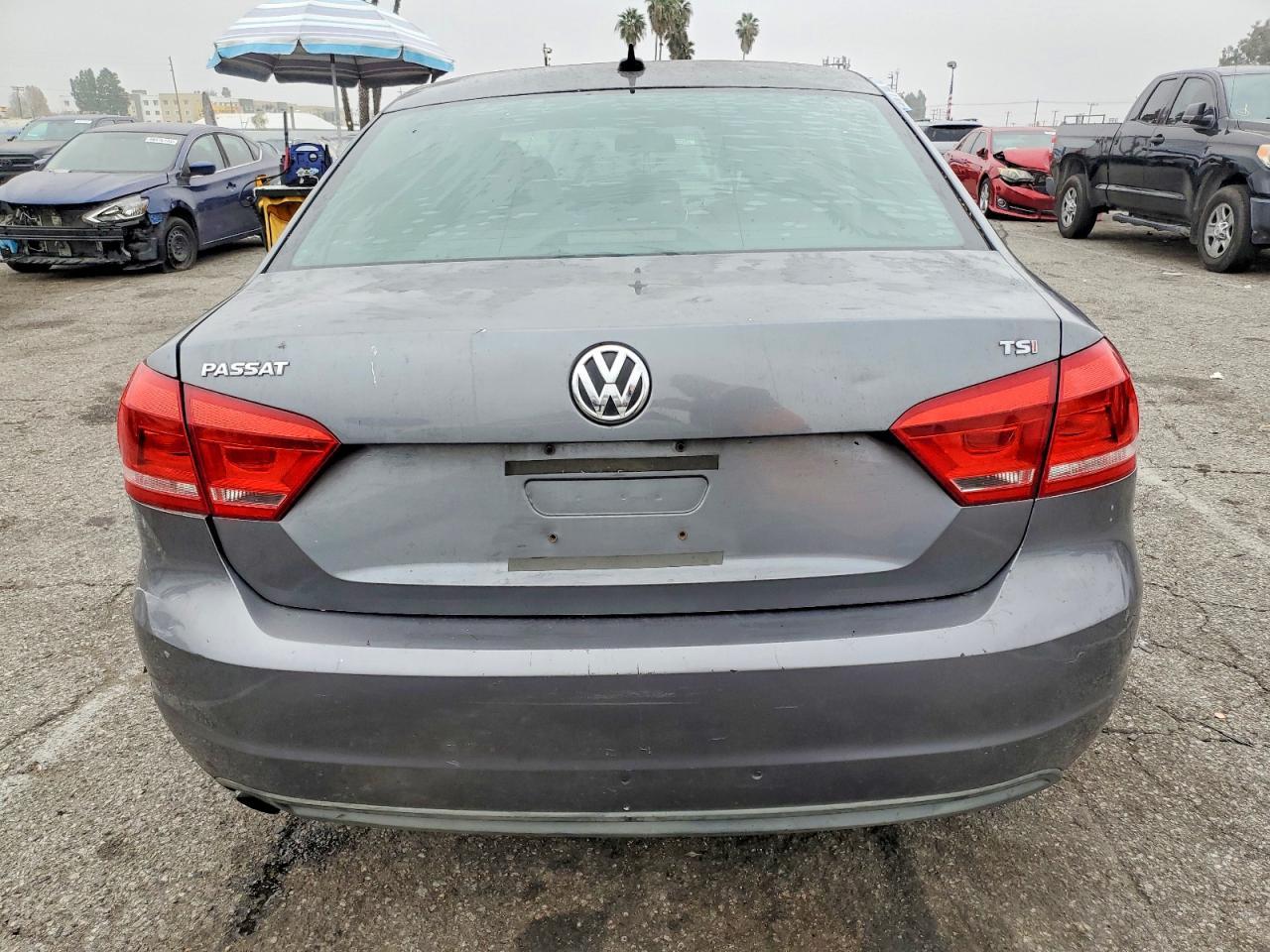 2015 Volkswagen Passat S - Фото 6