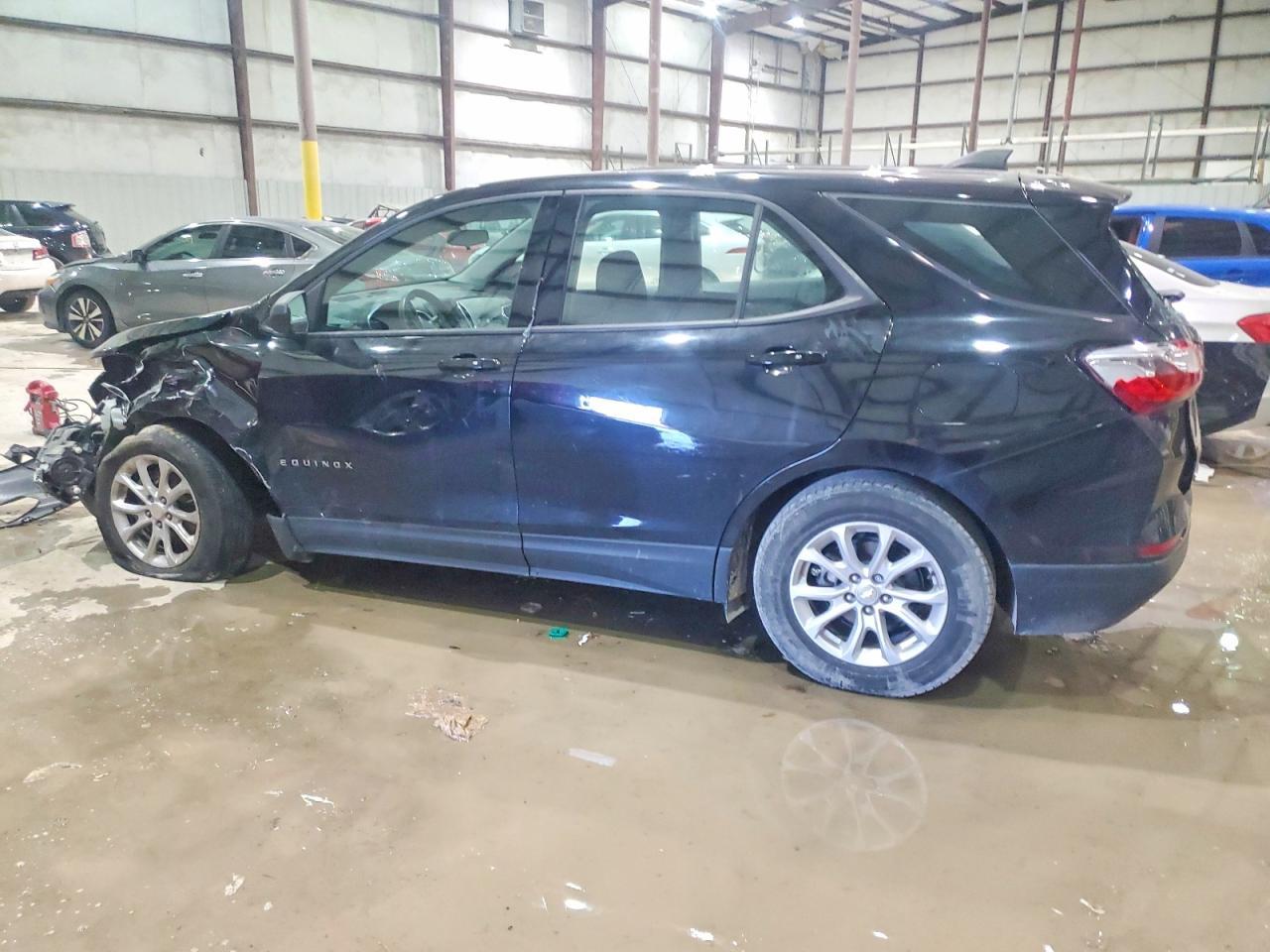 2019 Chevrolet Equinox Ls - Image 2