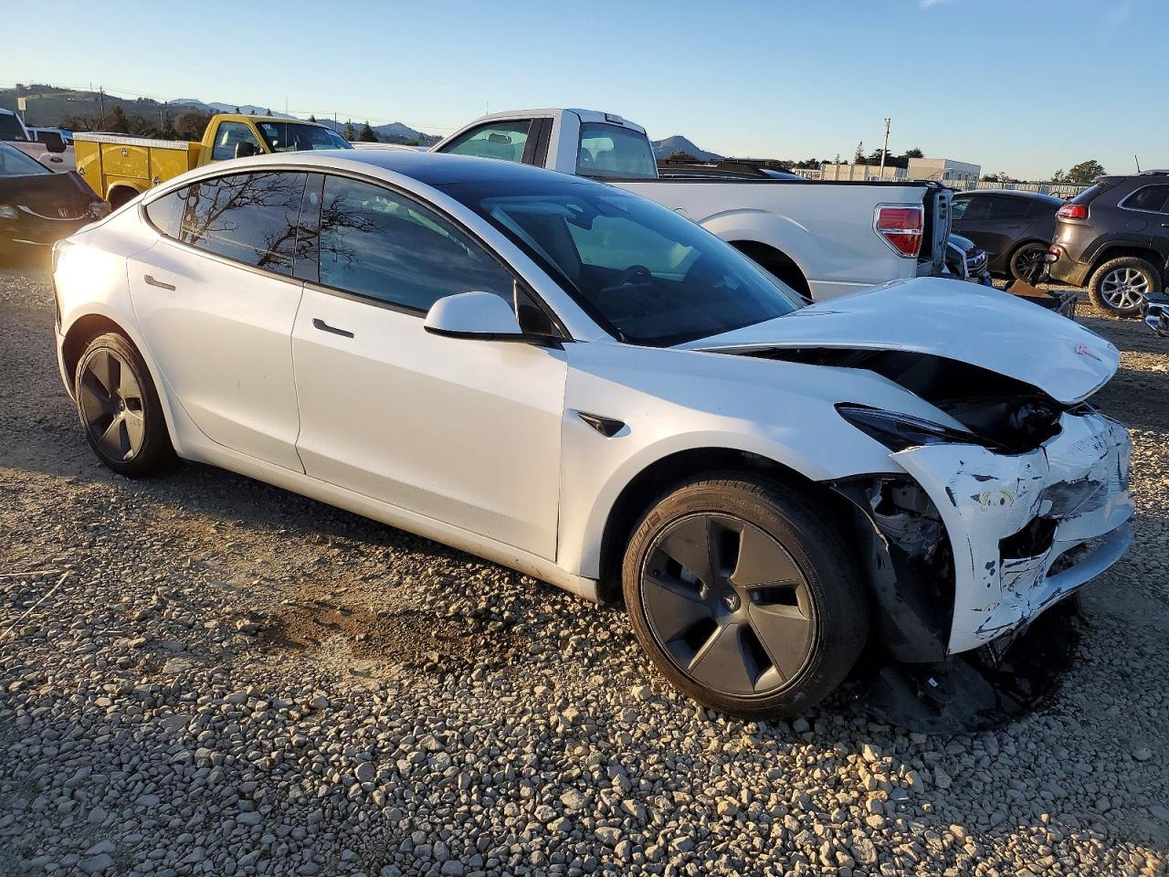2023 Tesla Model 3 - Image 4