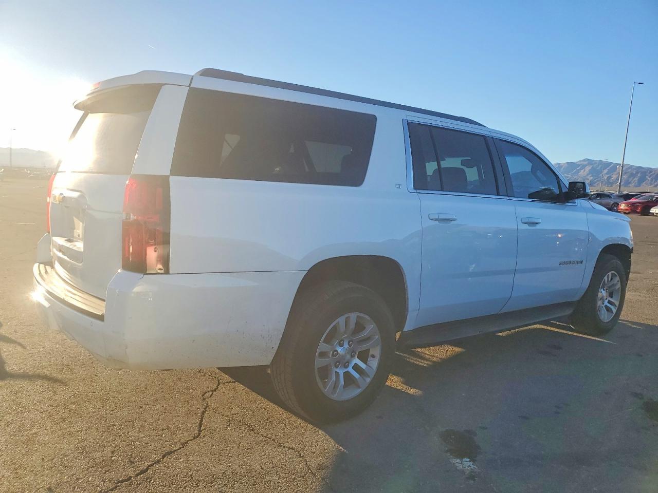 2018 Chevrolet Suburban K1500 Lt - Image 3