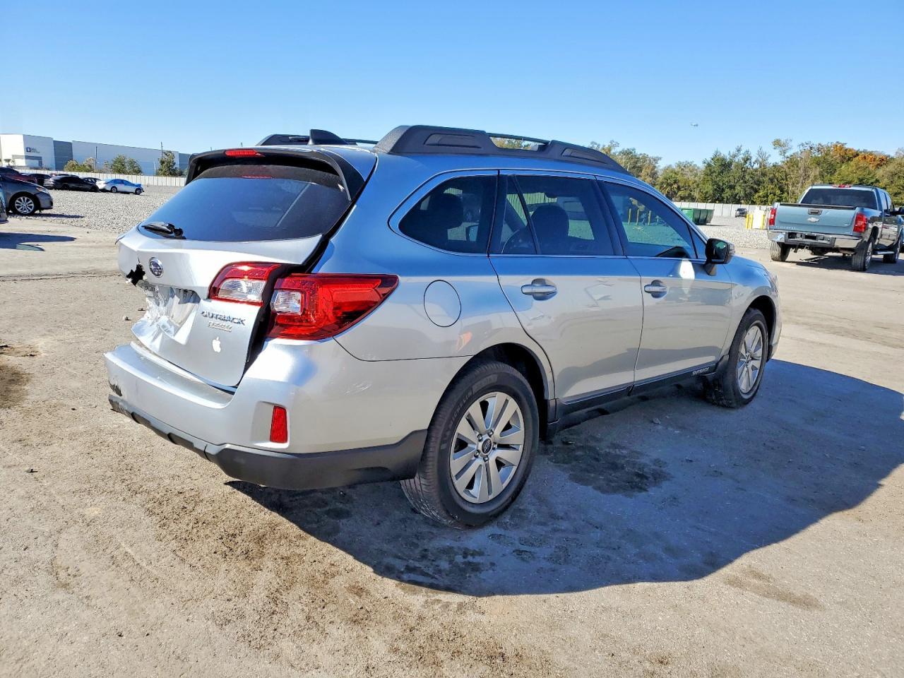 2017 Subaru Outback 2.5I Premium - Фото 3