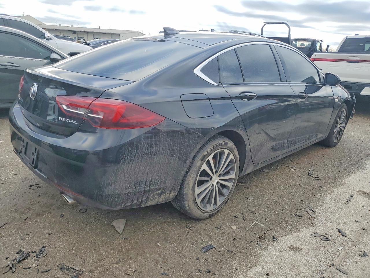 2018 Buick Regal Essence - Фото 3