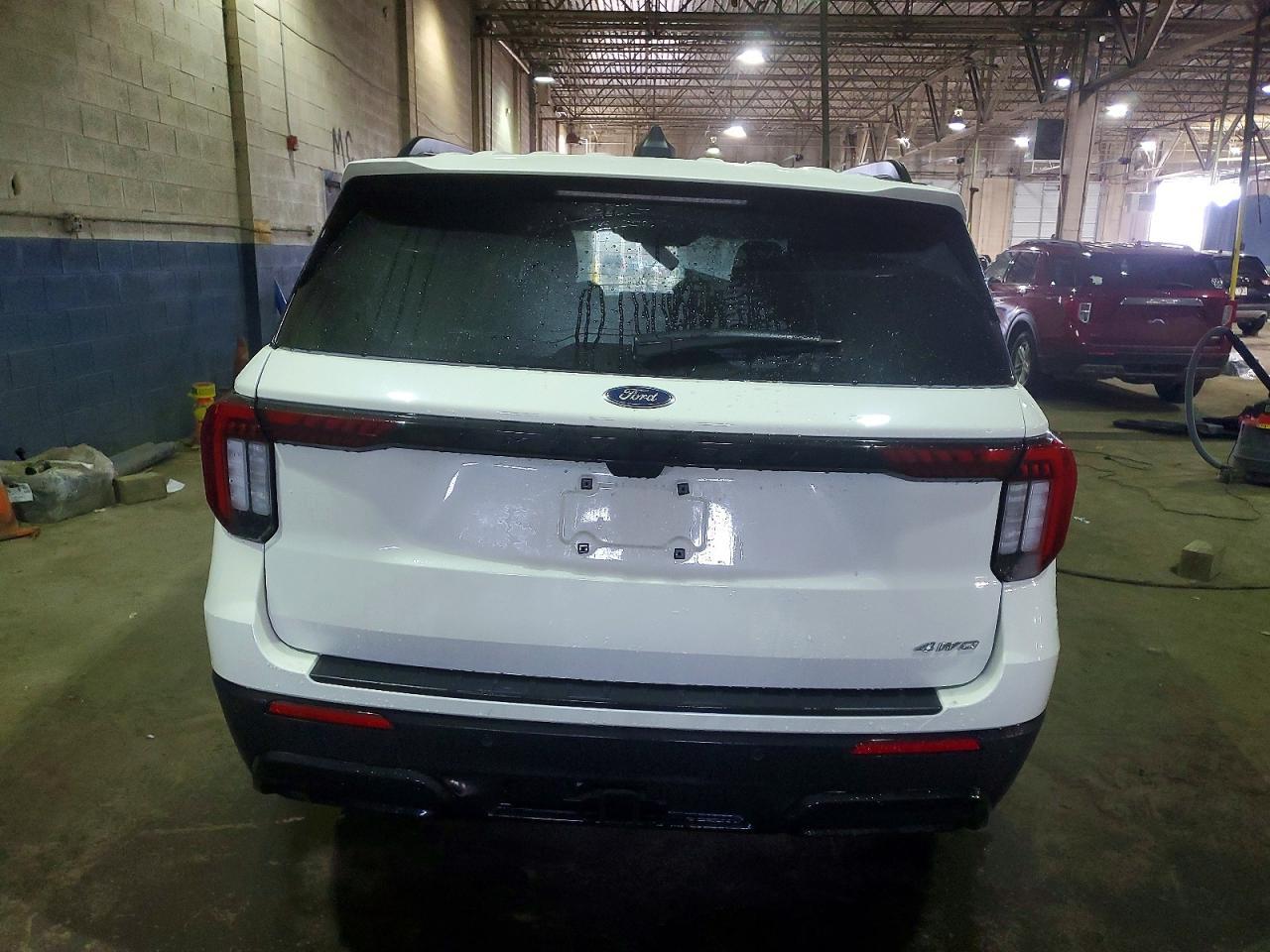 2025 Ford Explorer St-Line - Фото 6