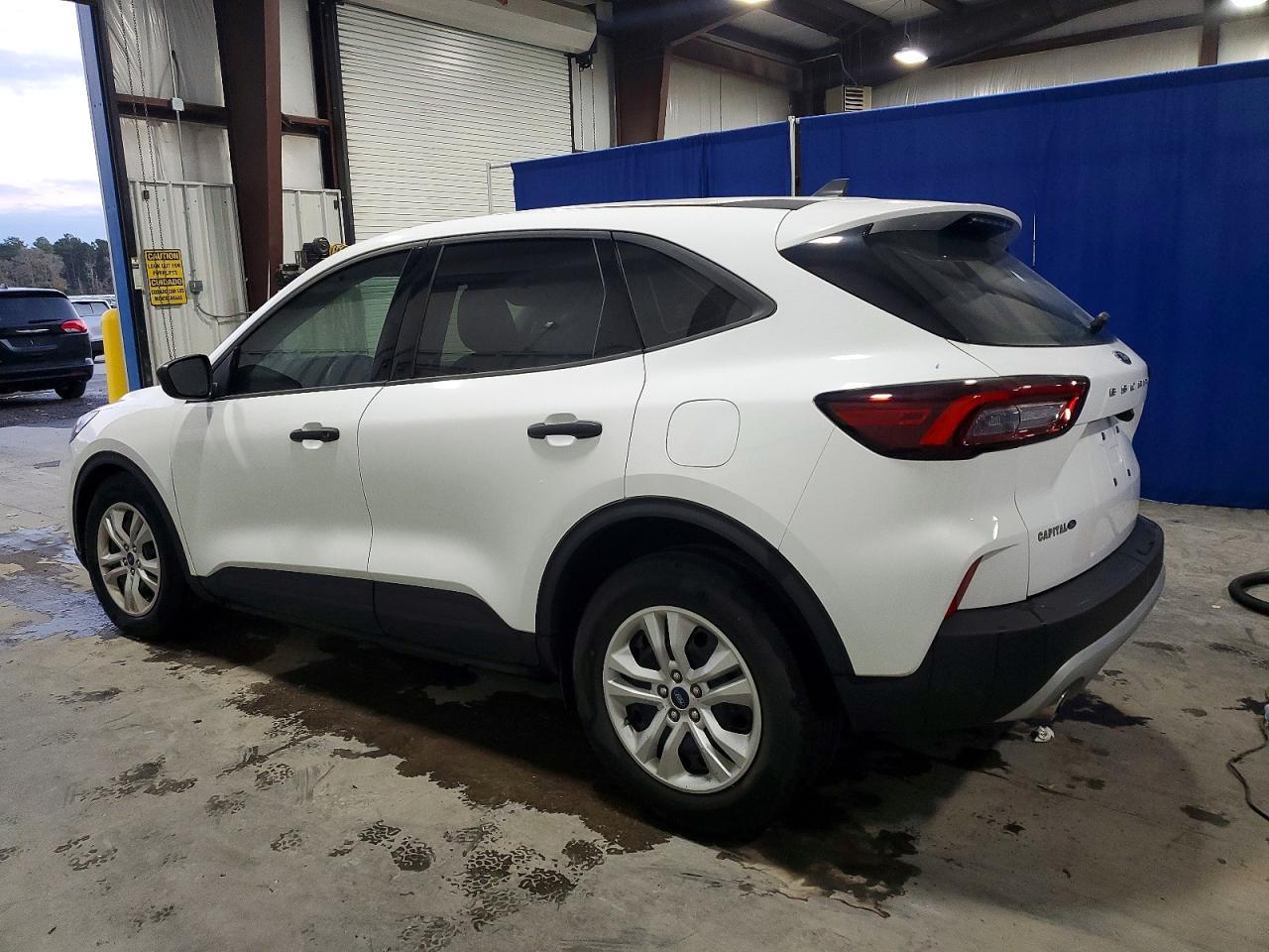 2023 Ford Escape - Image 2