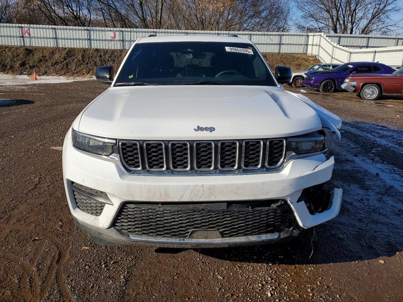 2025 Jeep Grand Cherokee Laredo - Image 5