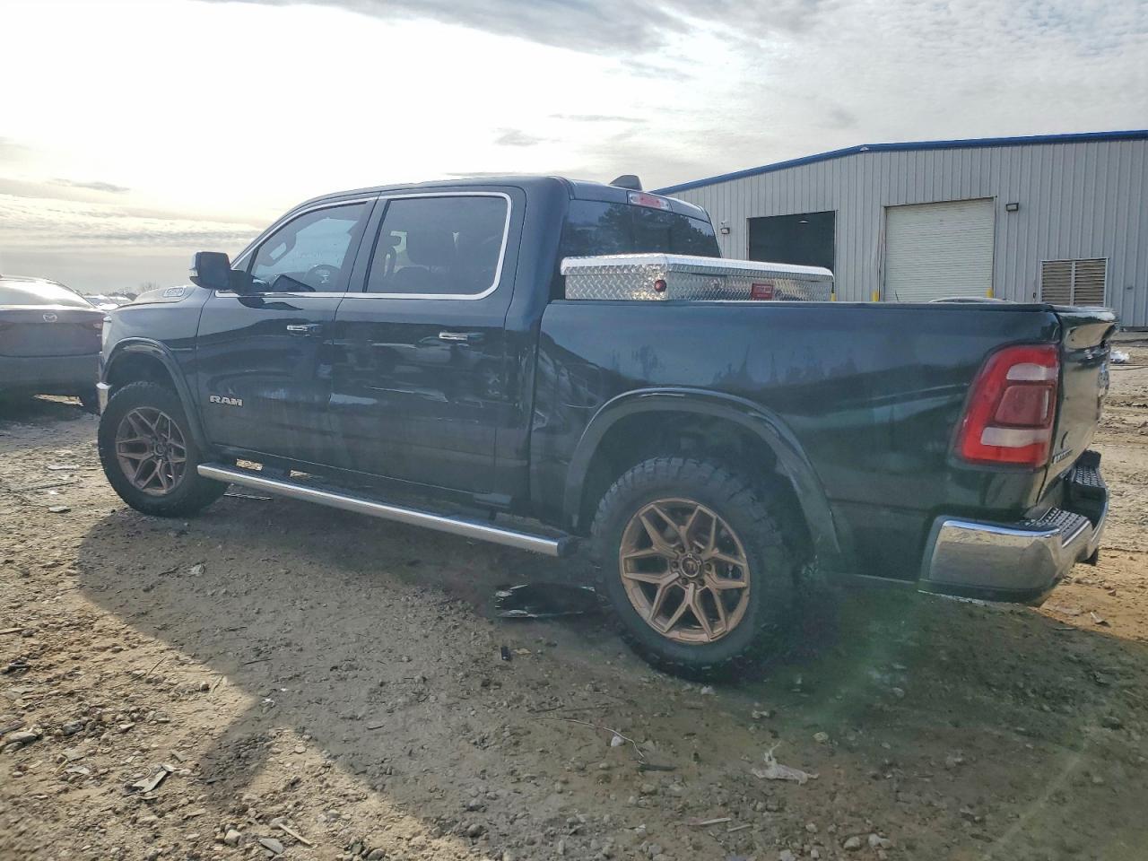 2019 Ram 1500 Laramie - Фото 2