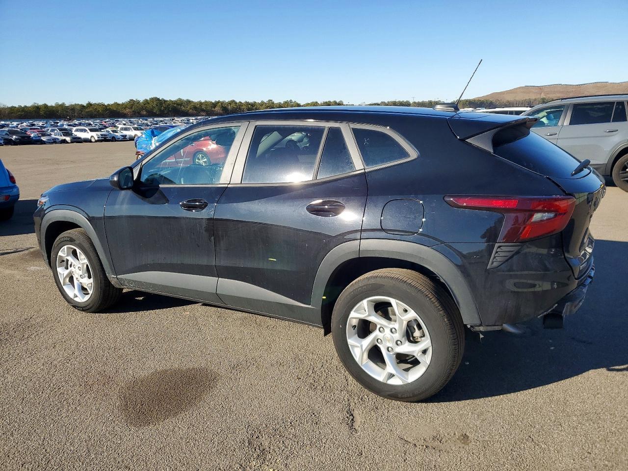 2025 Chevrolet Trax Ls - Image 2