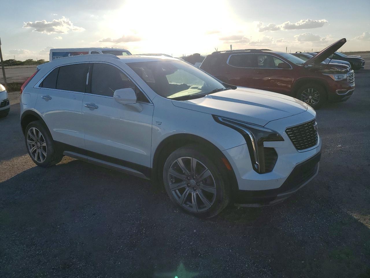 2019 Cadillac Xt4 Premium Luxury - Image 4