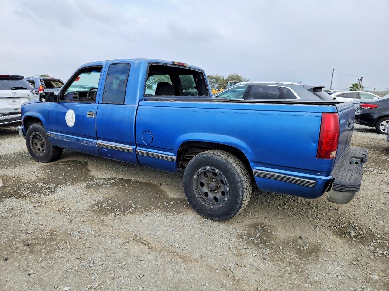 1997 Chevrolet Gmt-400 C1500 - Image 2