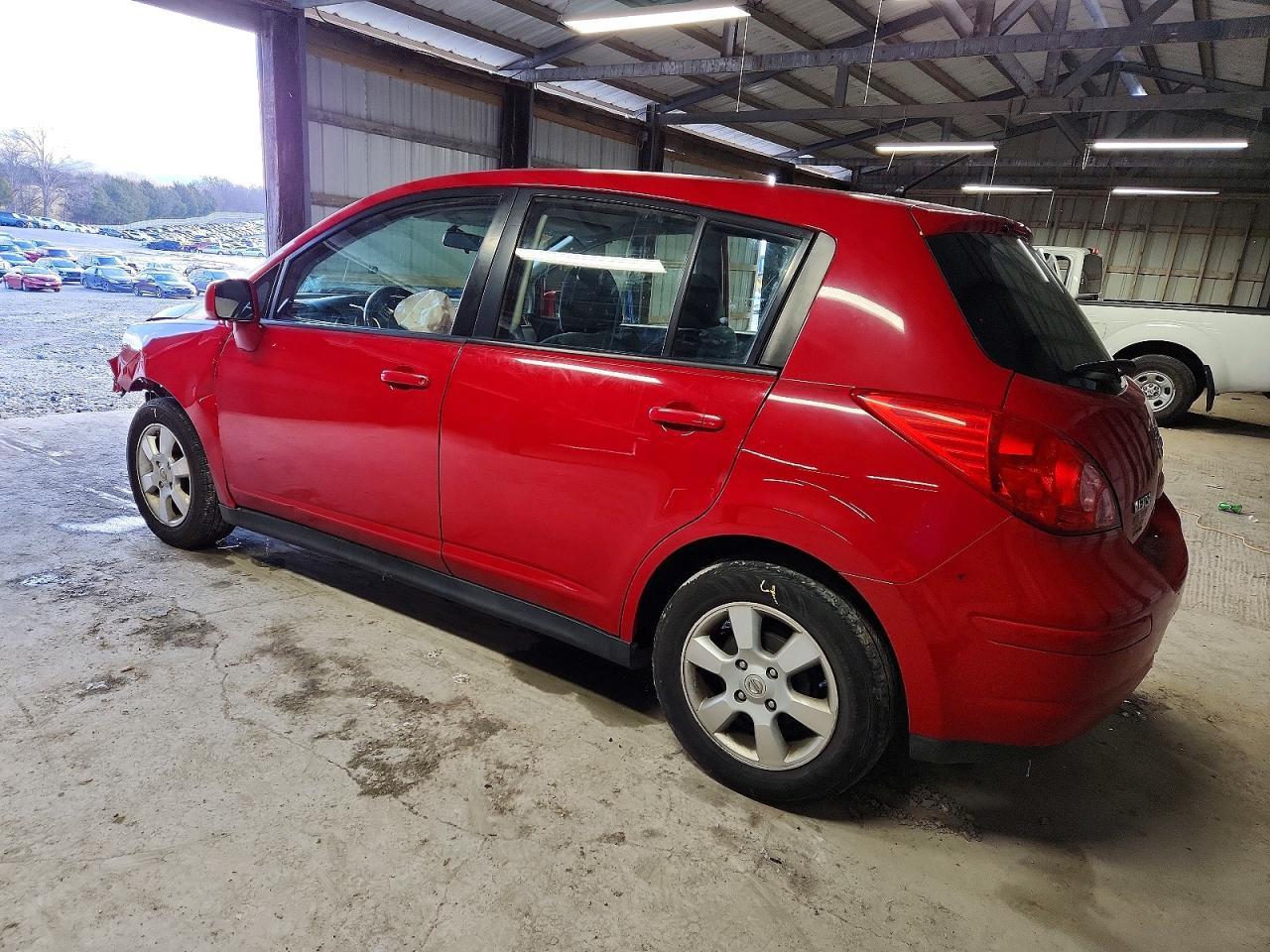 2012 Nissan Versa S - Фото 2