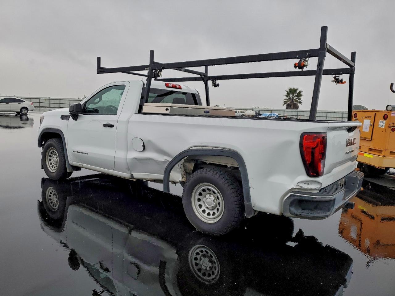 2022 GMC Sierra C1500 - Image 2