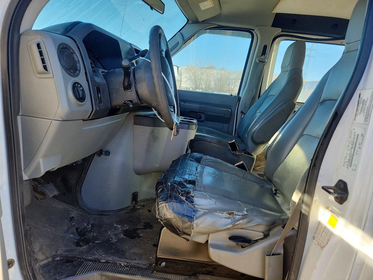 2011 Ford Econoline E250 Van - Image 7