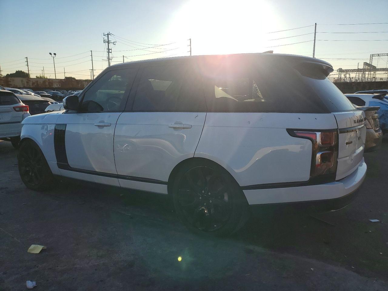 2019 Land Rover Range Rover Supercharged - Фото 2