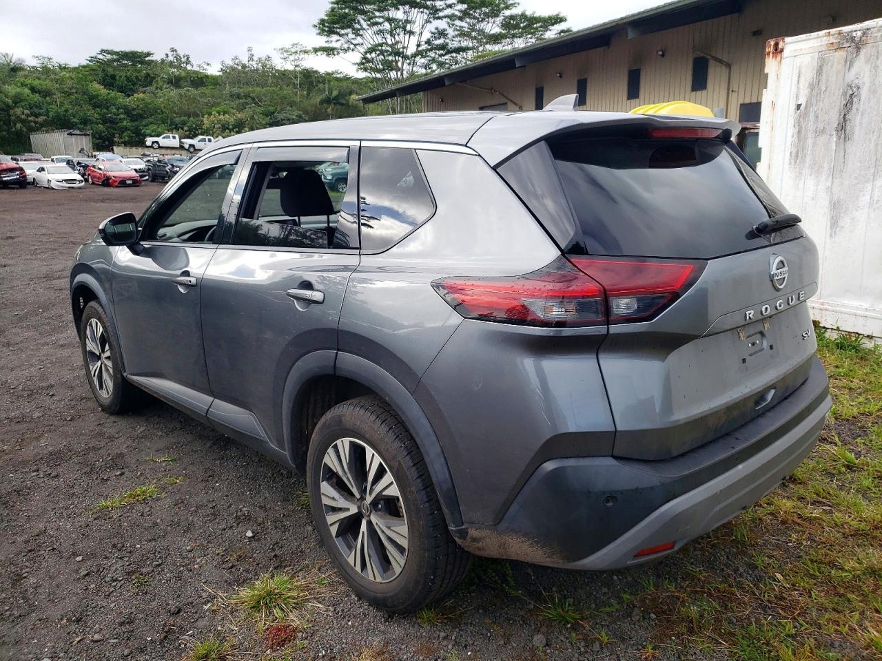 2021 Nissan Rogue Sv - Image 2