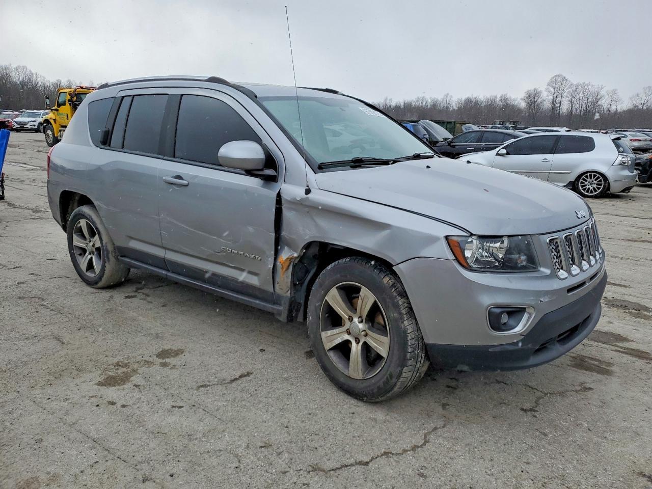 2017 Jeep Compass Latitude - Фото 4