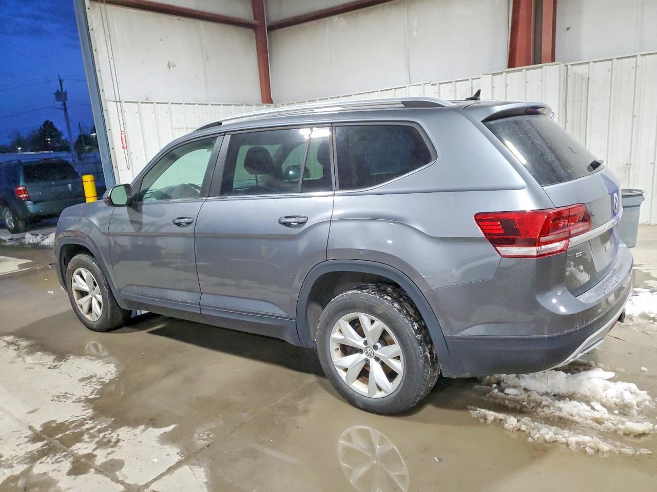 2019 Volkswagen Atlas Se - Image 2