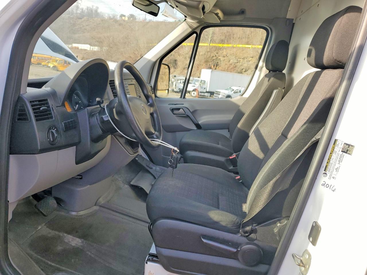 2016 Mercedes Benz Sprinter 2500 Refrigerated Delivery Van - Фото 7