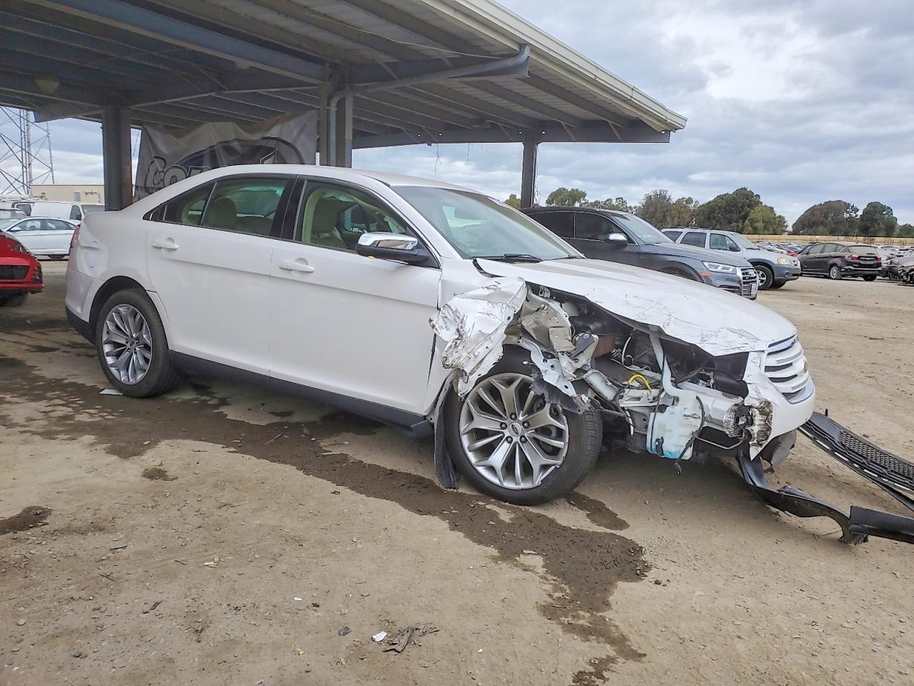 2015 Ford Taurus Limited - Фото 4