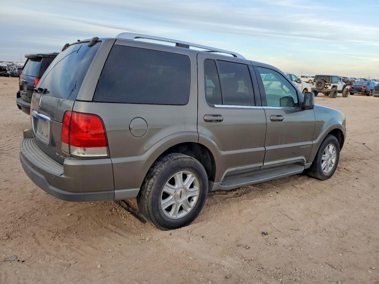 2004 Lincoln Aviator - Image 3