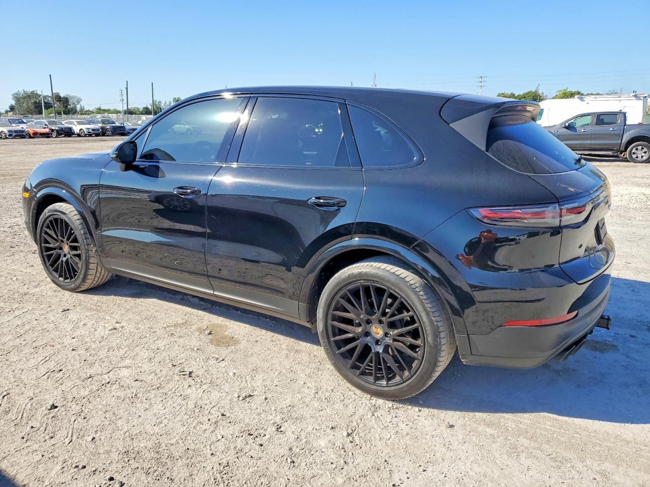 2022 Porsche Cayenne - Фото 2