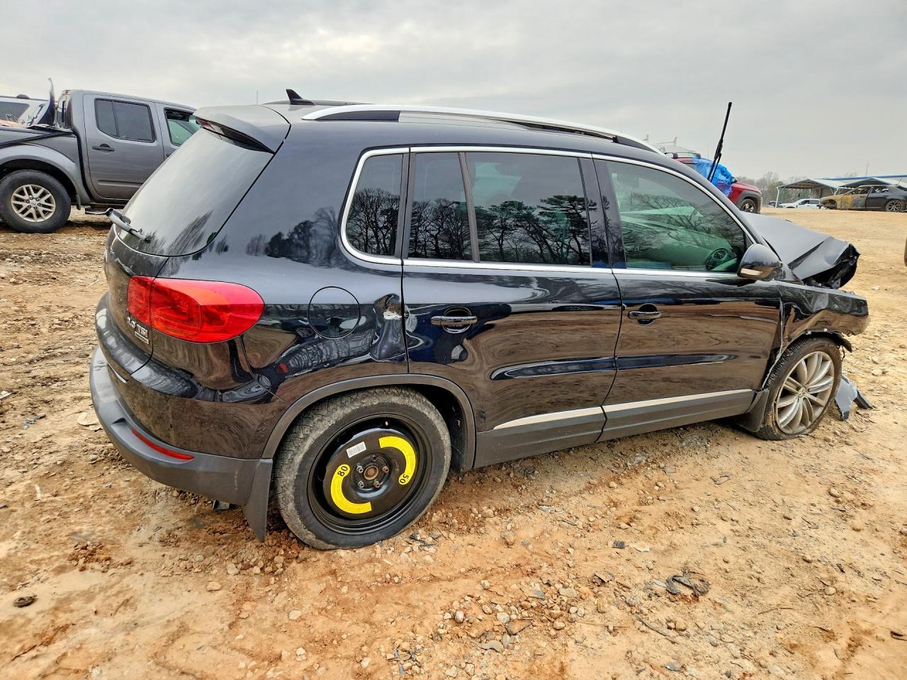 2013 Volkswagen Tiguan S - Image 3