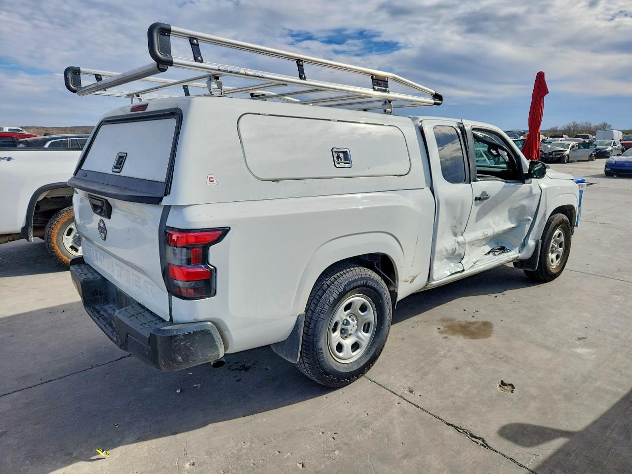 2023 Nissan Frontier - Image 3