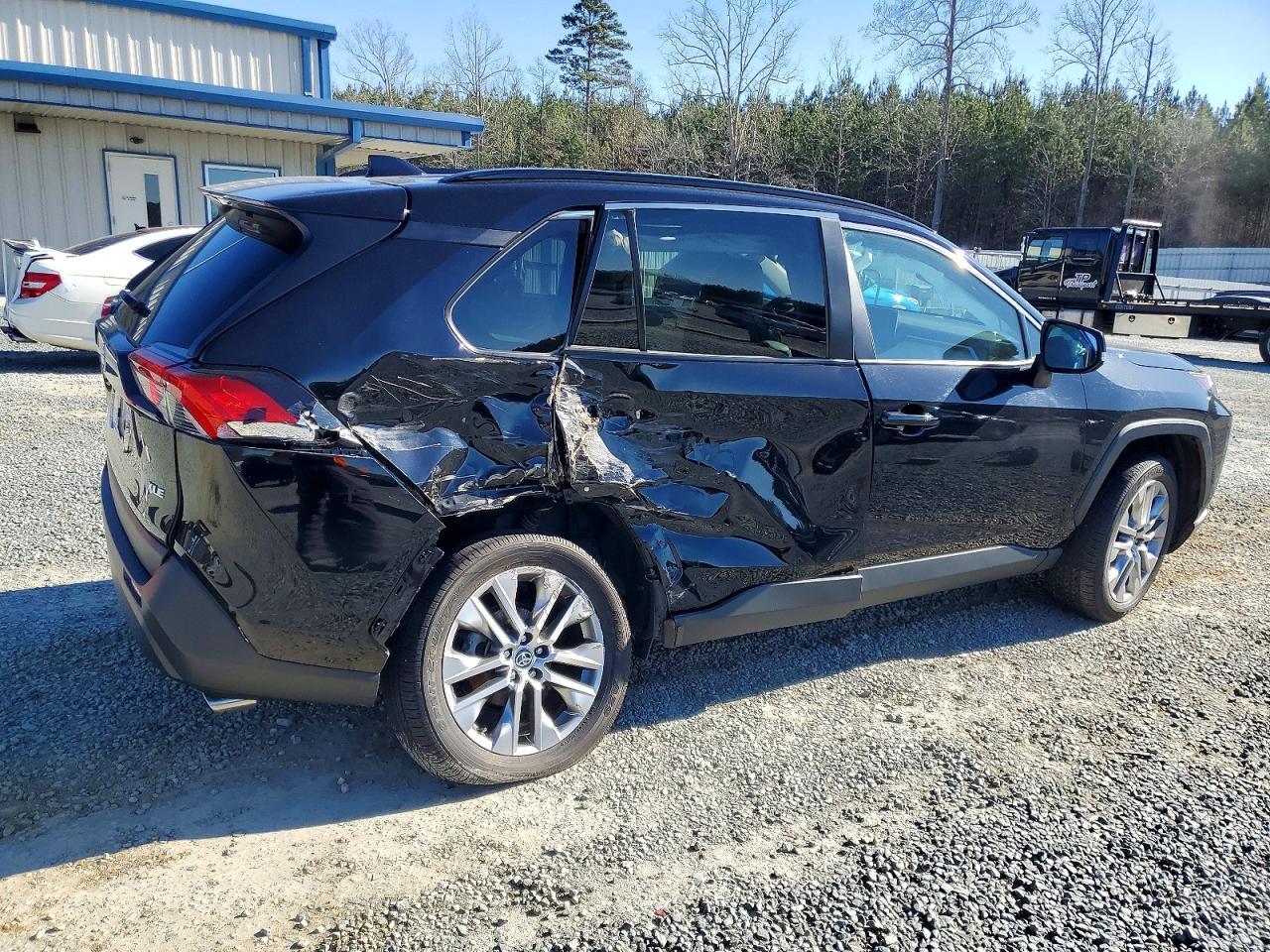 2022 Toyota Rav4 Xle Premium - Фото 3