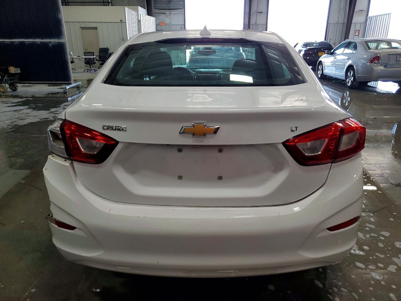 2018 Chev Cruze - Фото 6
