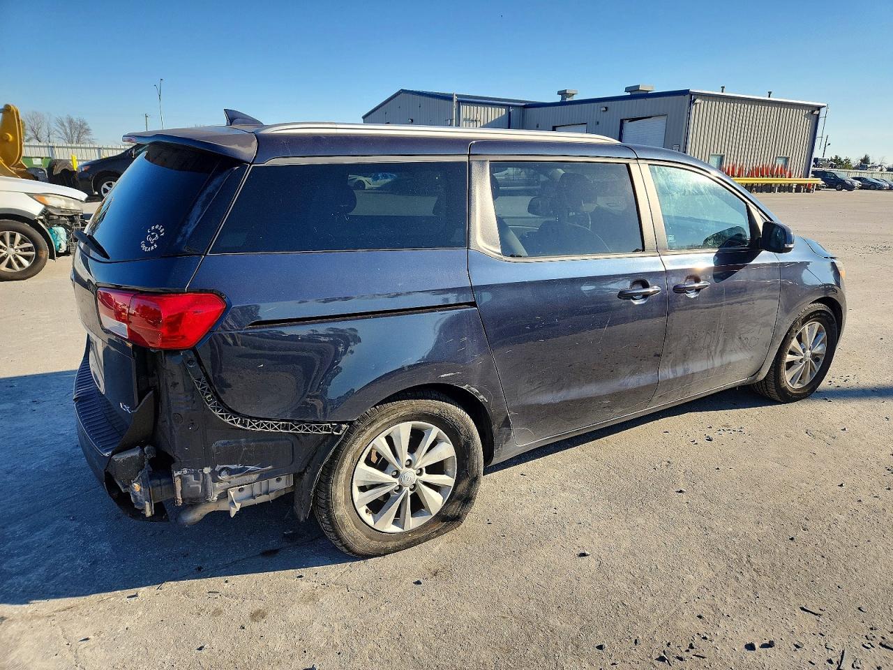 2016 Kia Sedona Lx - Фото 3