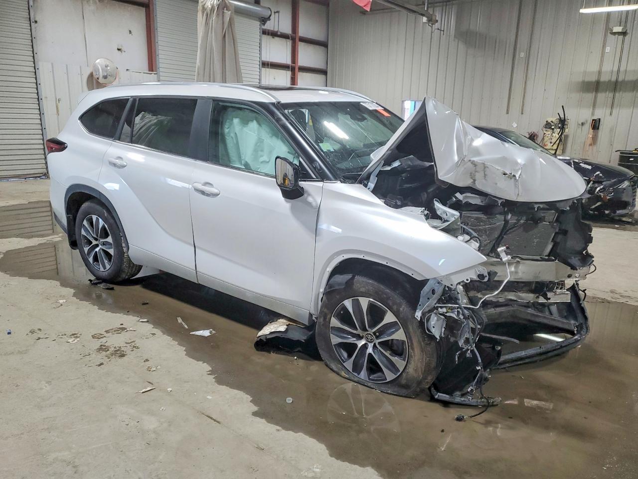 2024 Toyota Highlander Le - Фото 4