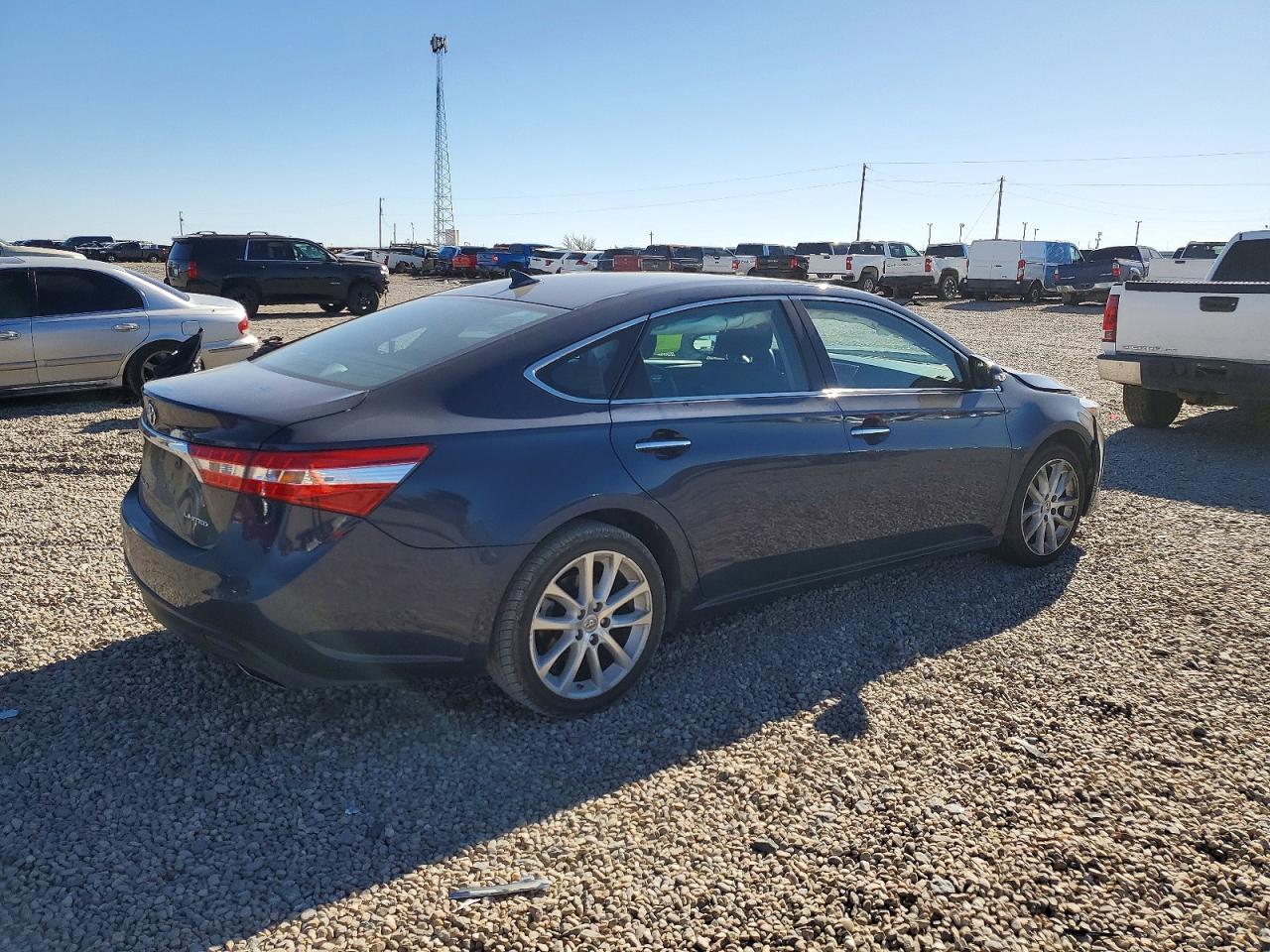 2015 Toyota Avalon Xle - Image 3