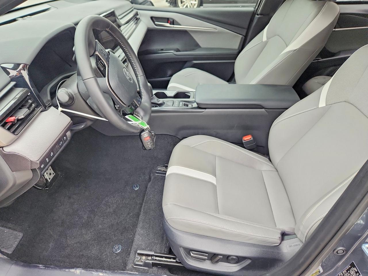 2025 Toyota Camry Se - Фото 7