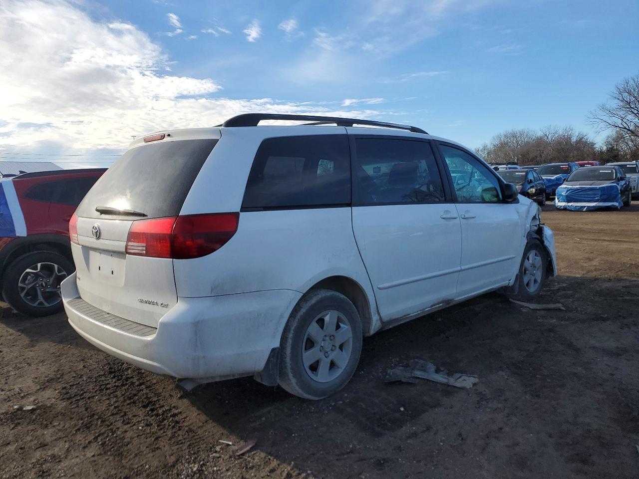 2004 Toyota Sienna Xle - Фото 3