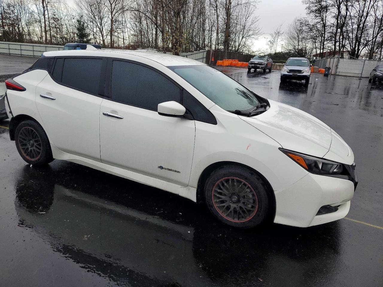 2018 Nissan Leaf S - Фото 4