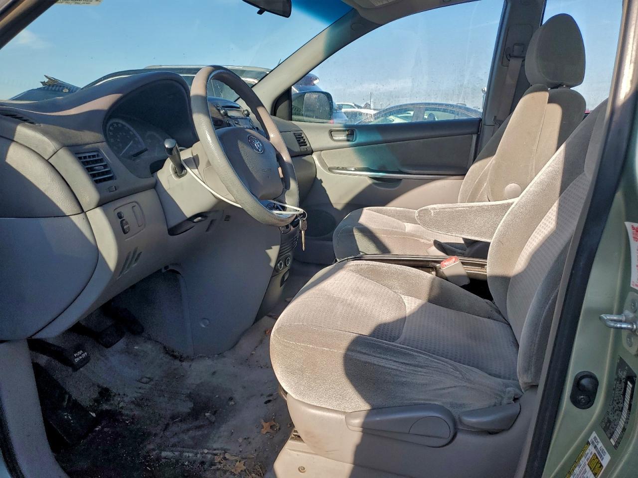 2009 Toyota Sienna Ce - Фото 7