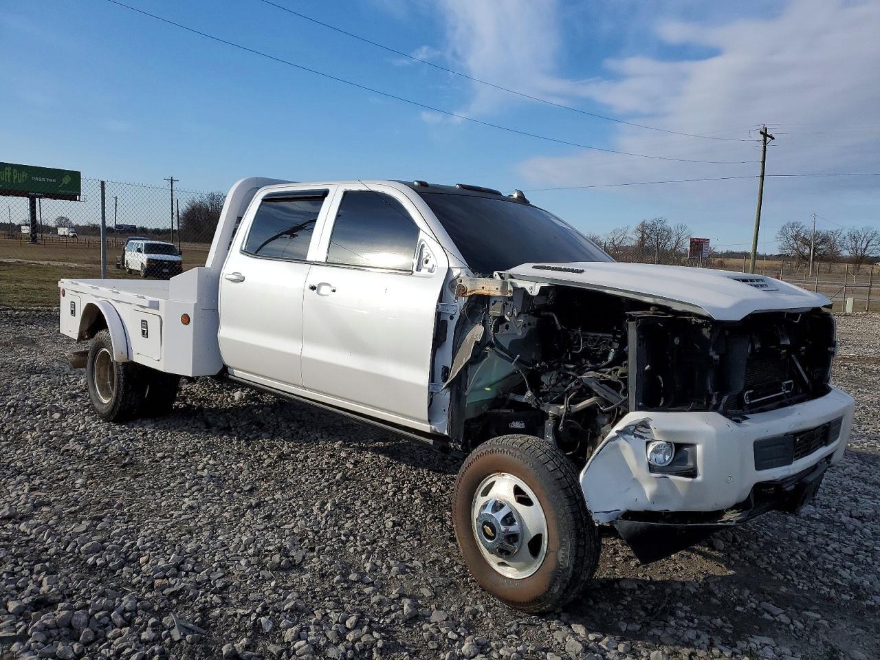 2018 Chevrolet Silverado Flatbed Truck - Image 4
