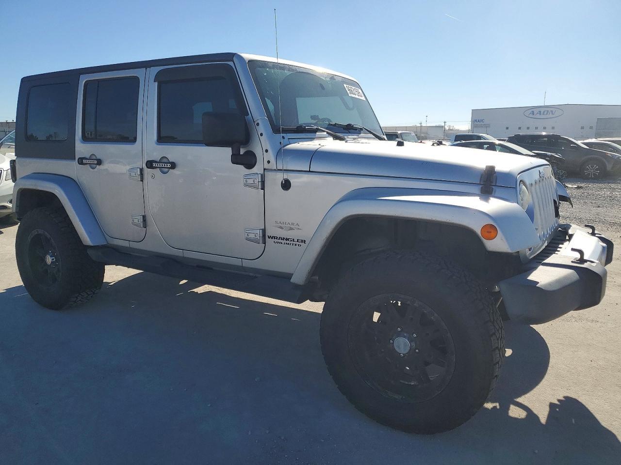 2008 Jeep Wrangler Unlimited Sahara - Image 4